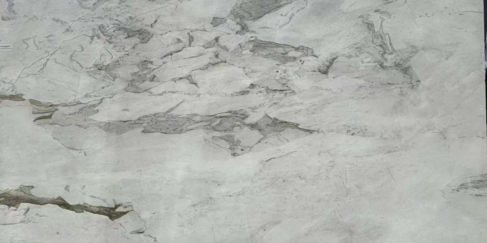 Calacatta Matarazzo — 100% scale reference